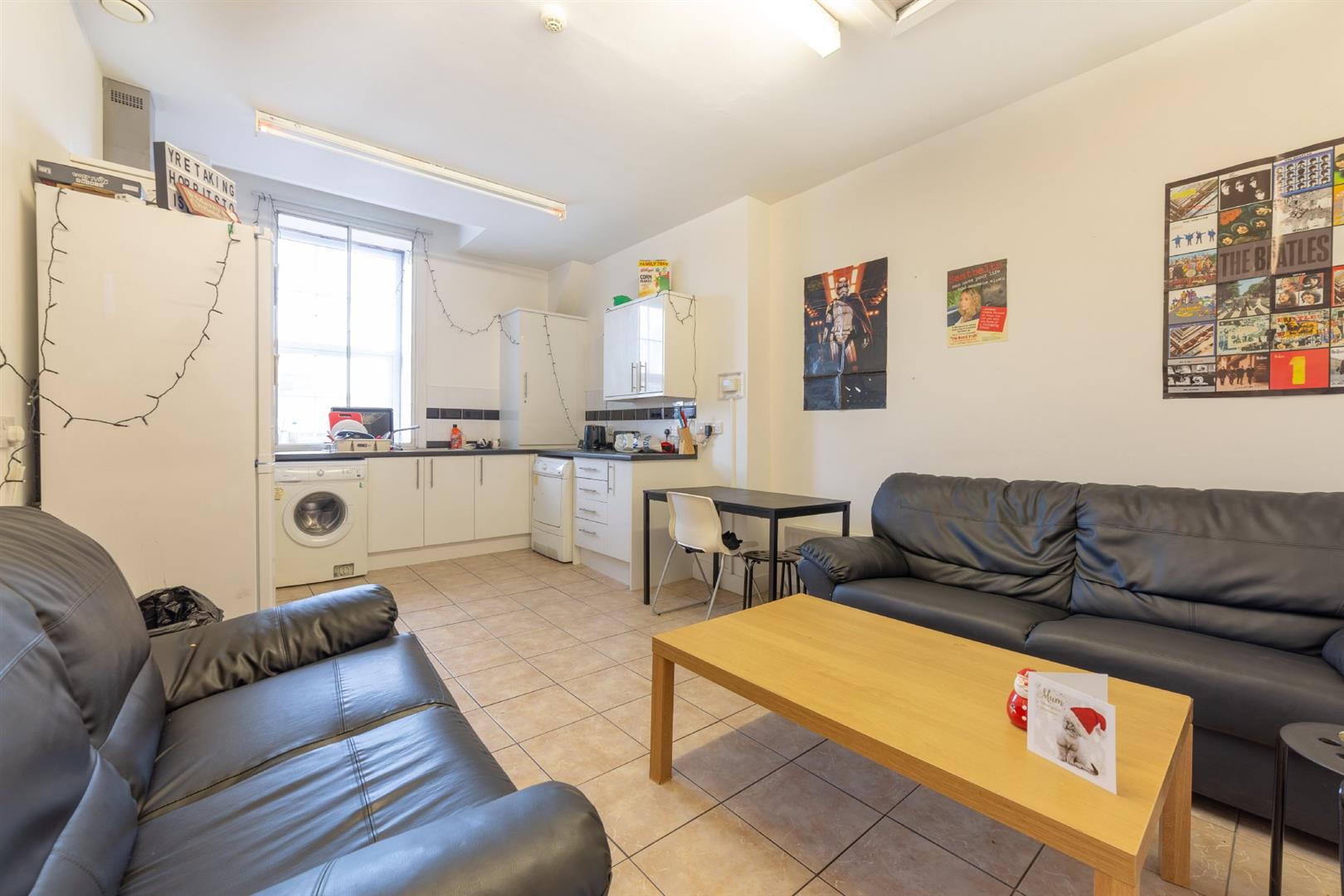 4 bedroom Apartment Let
