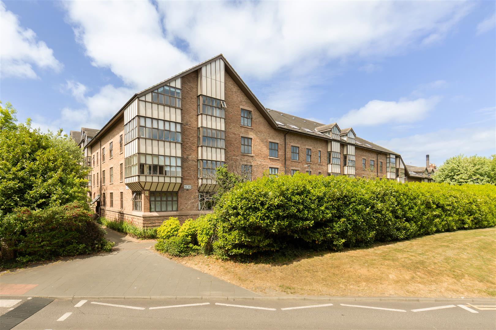 2 bedroom Apartment Under Offer