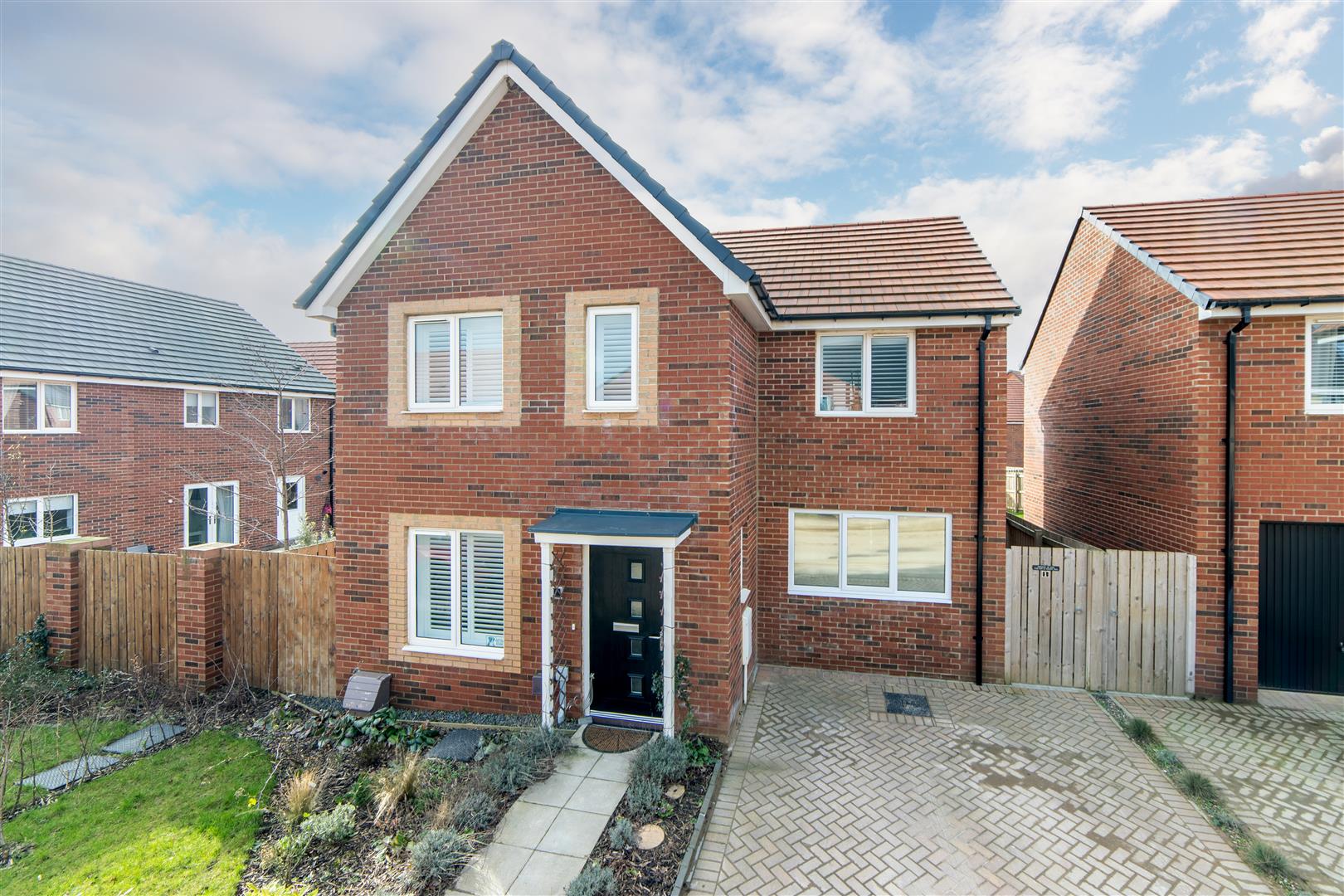 4 bedroom Detached house Under Offer