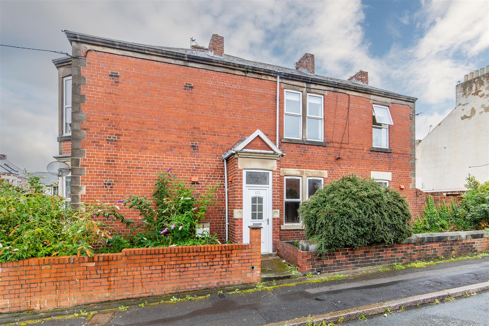 2 bedroom Flat To Let