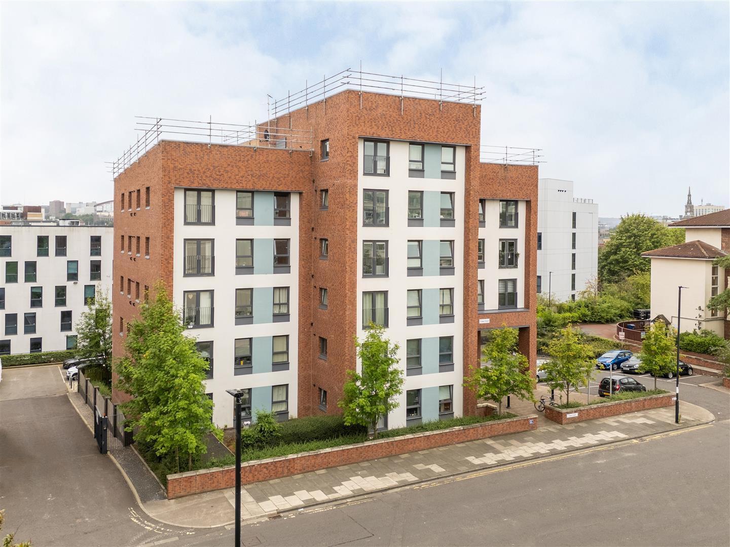 2 bedroom Flat For Sale