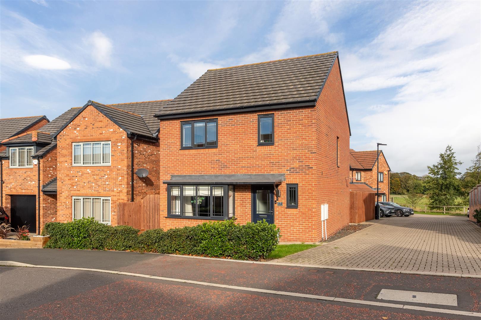 4 bedroom Detached house Under Offer
