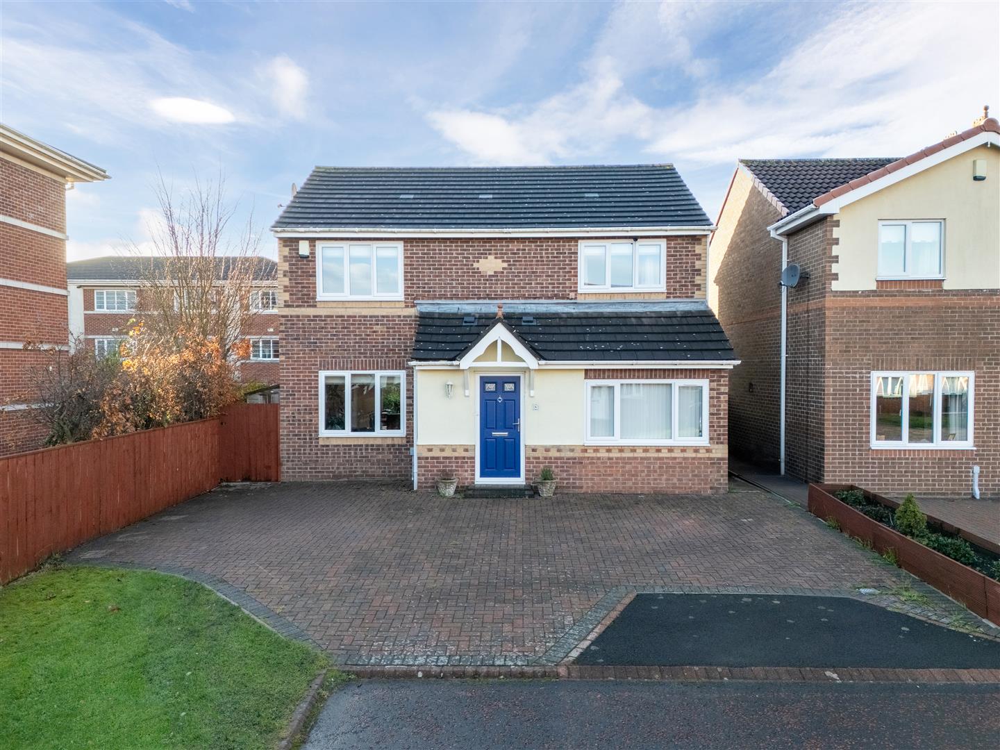 4 bedroom Detached house Under Offer