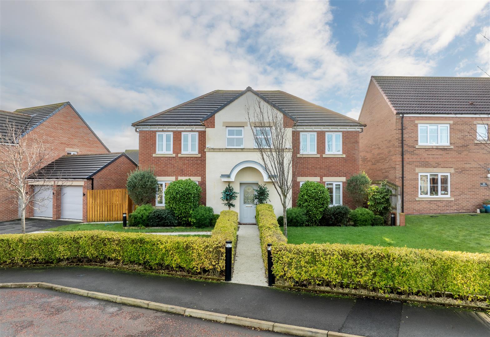 5 bedroom Detached house For Sale