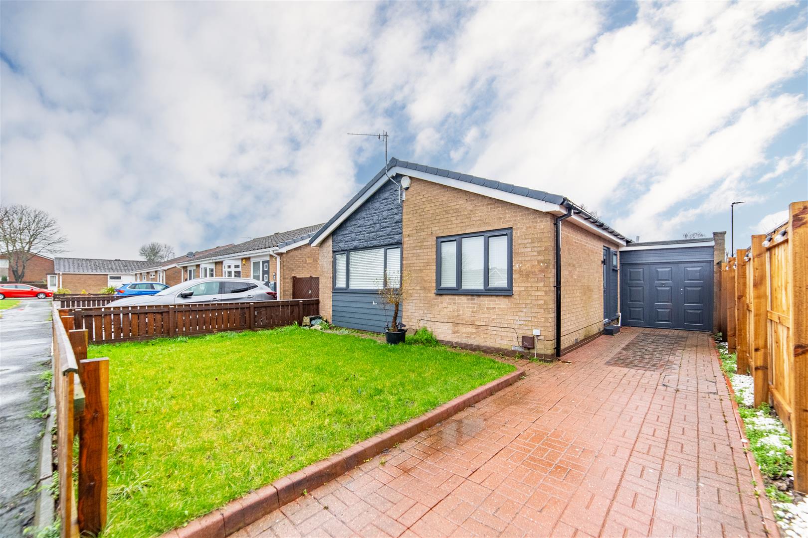2 bedroom Detached bungalow Under Offer