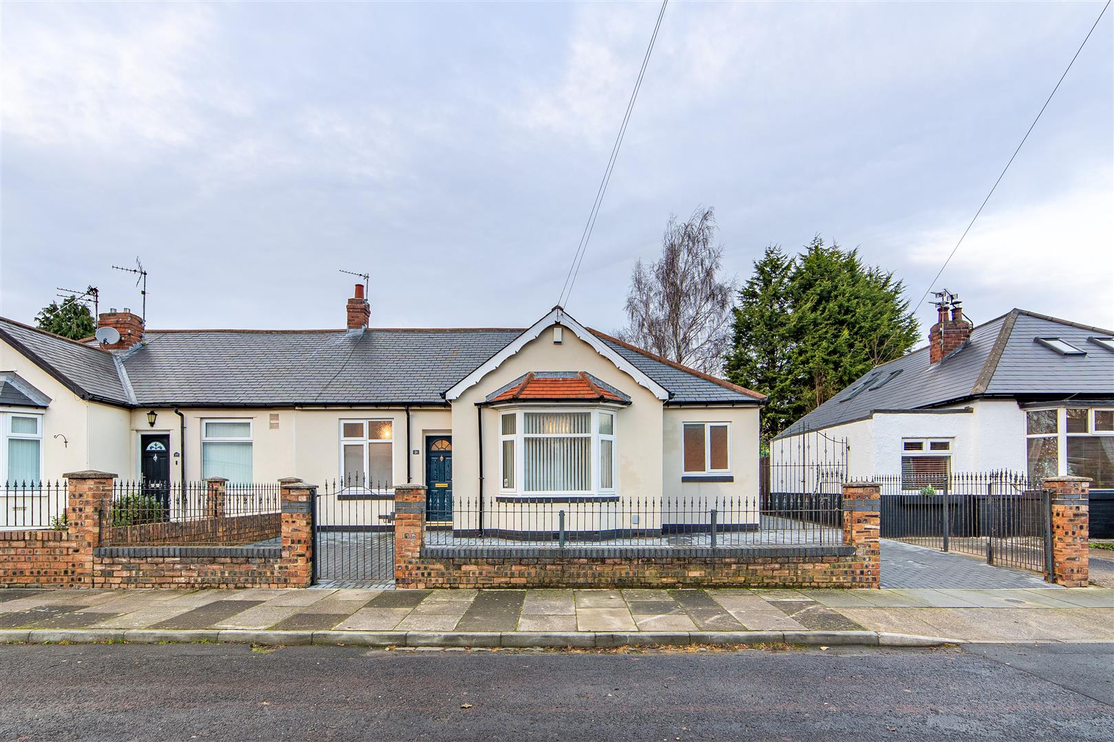 2 bedroom Detached bungalow For Sale