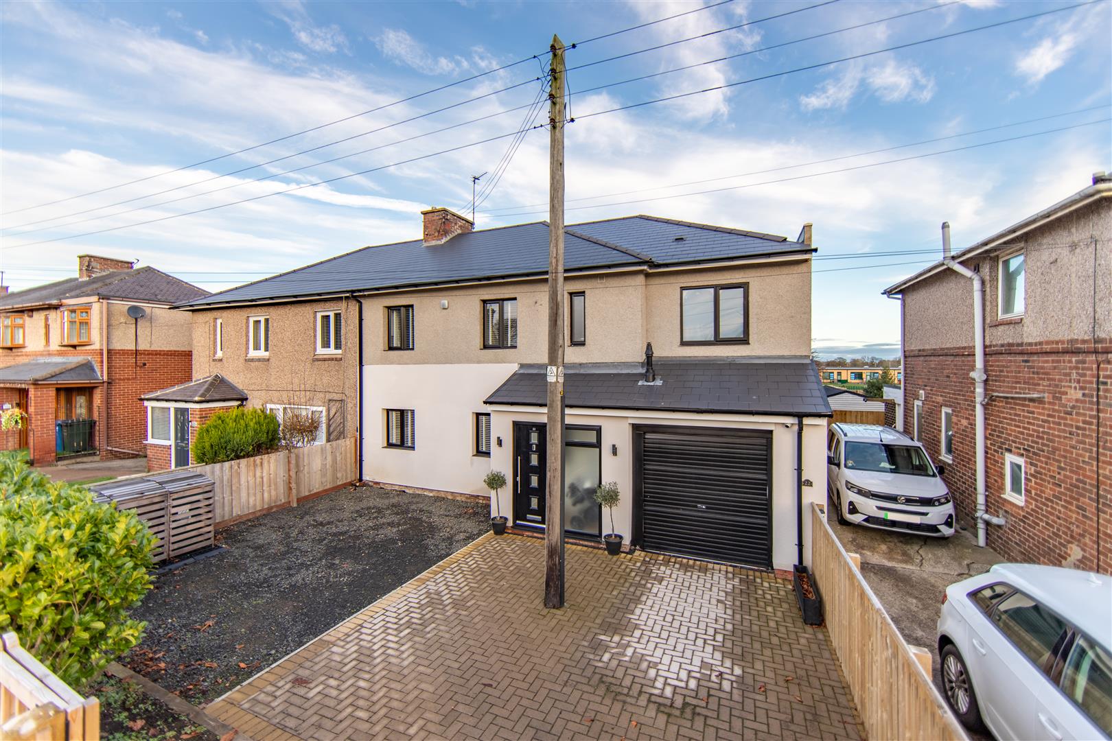 4 bedroom Semi-detached house Under Offer