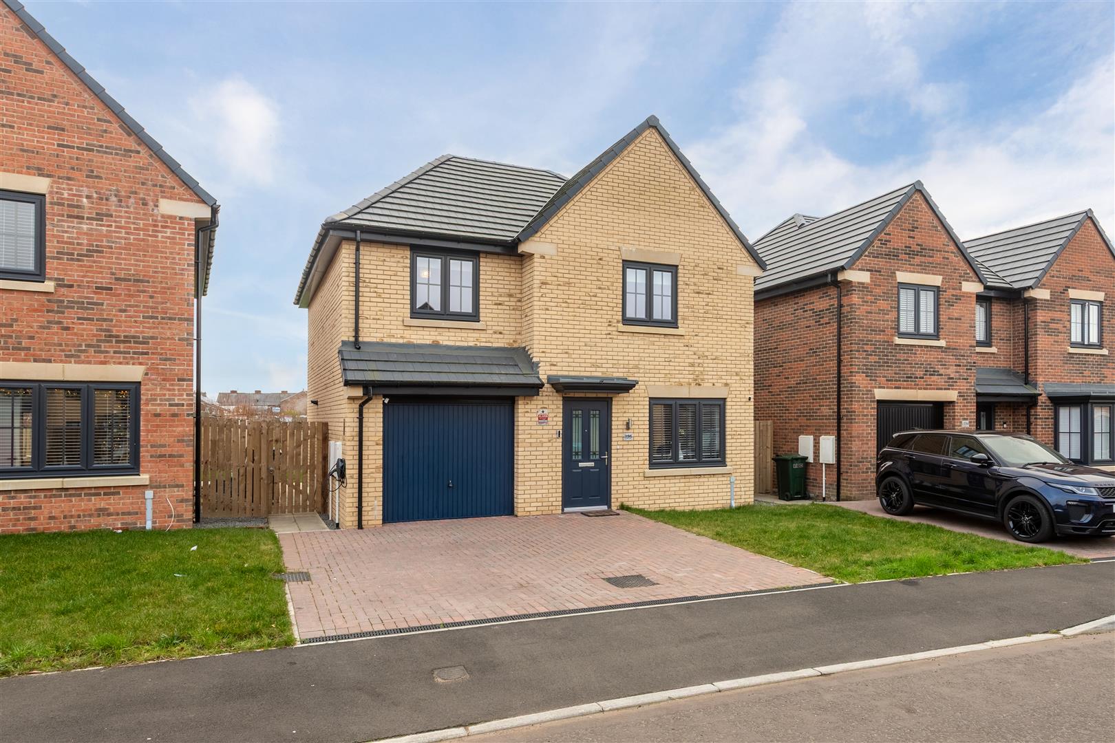 4 bedroom Detached house Under Offer