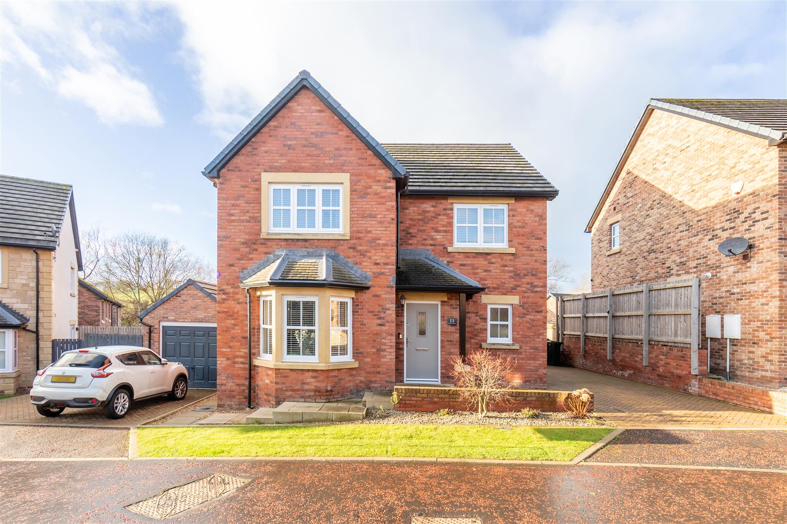 4 bedroom Detached house Under Offer