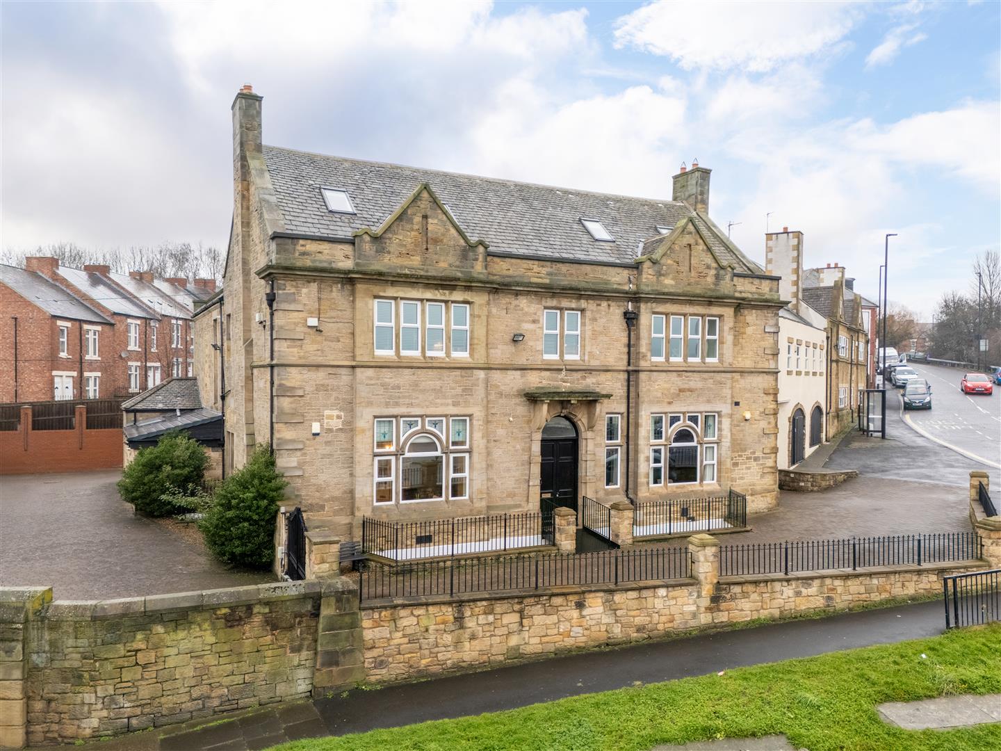3 bedroom Apartment Under Offer