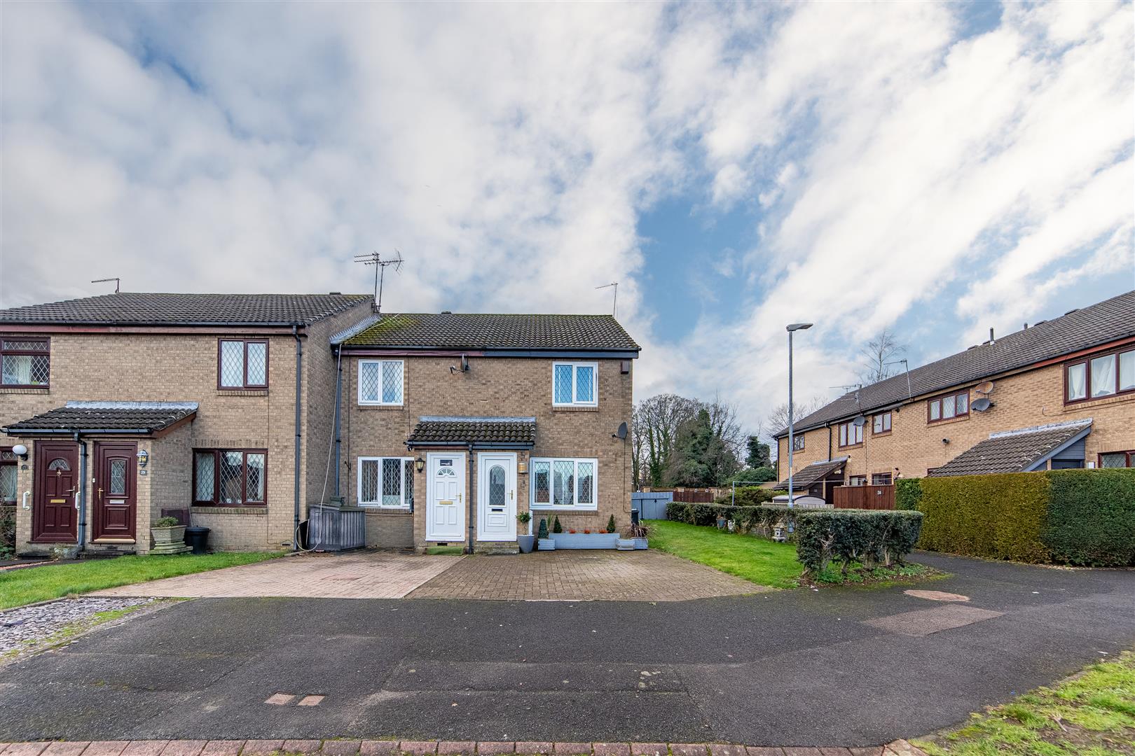 2 bedroom End of terrace house For Sale