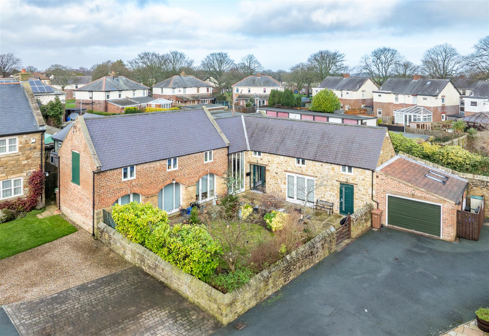 4 bedroom House (unspecified) For Sale