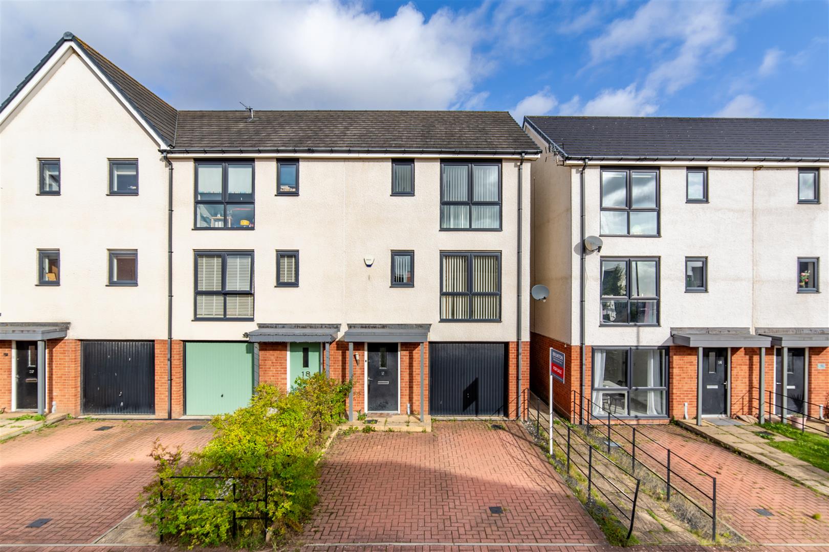 3 bedroom Town house For Sale