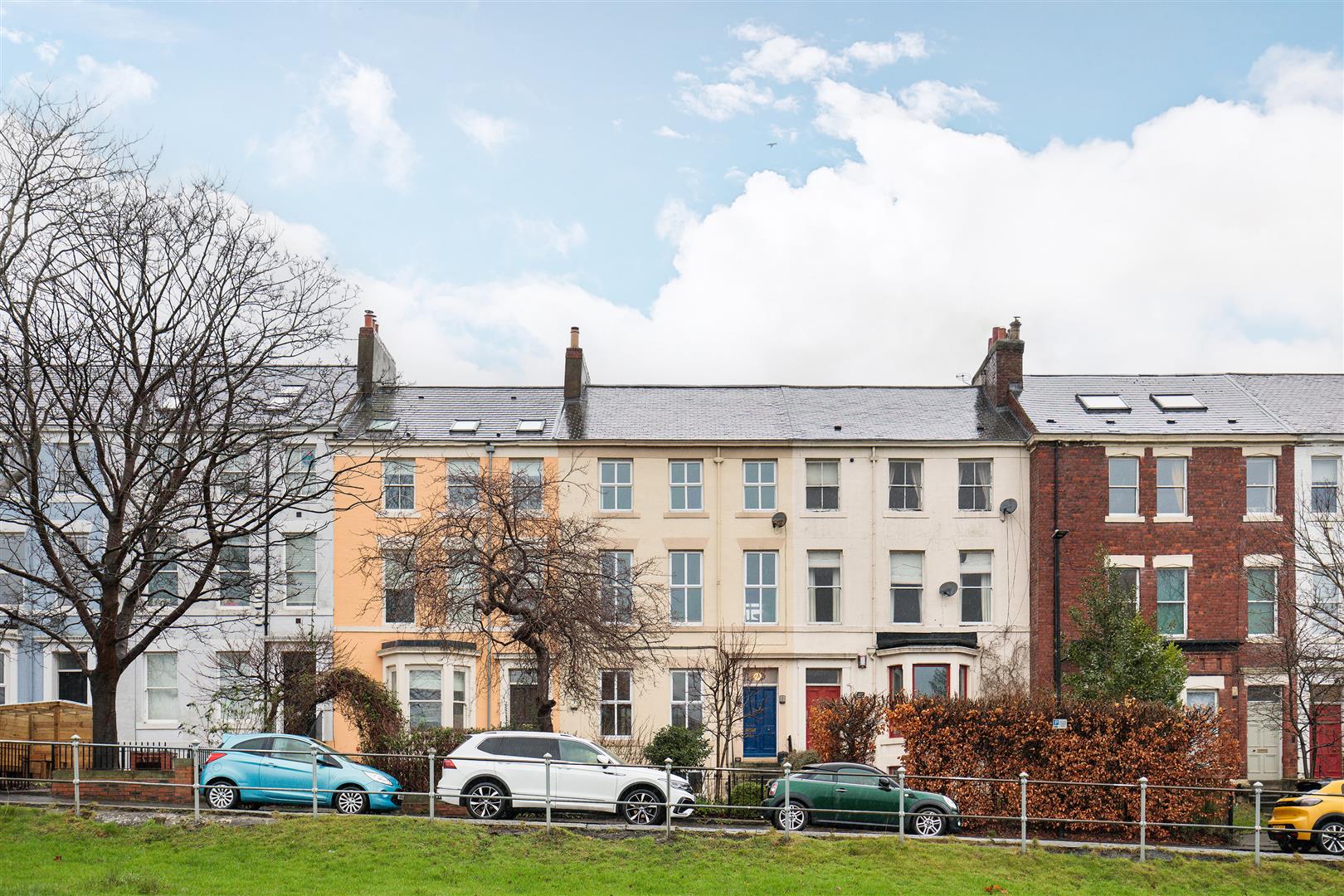 5 bedroom Terraced House Under Offer