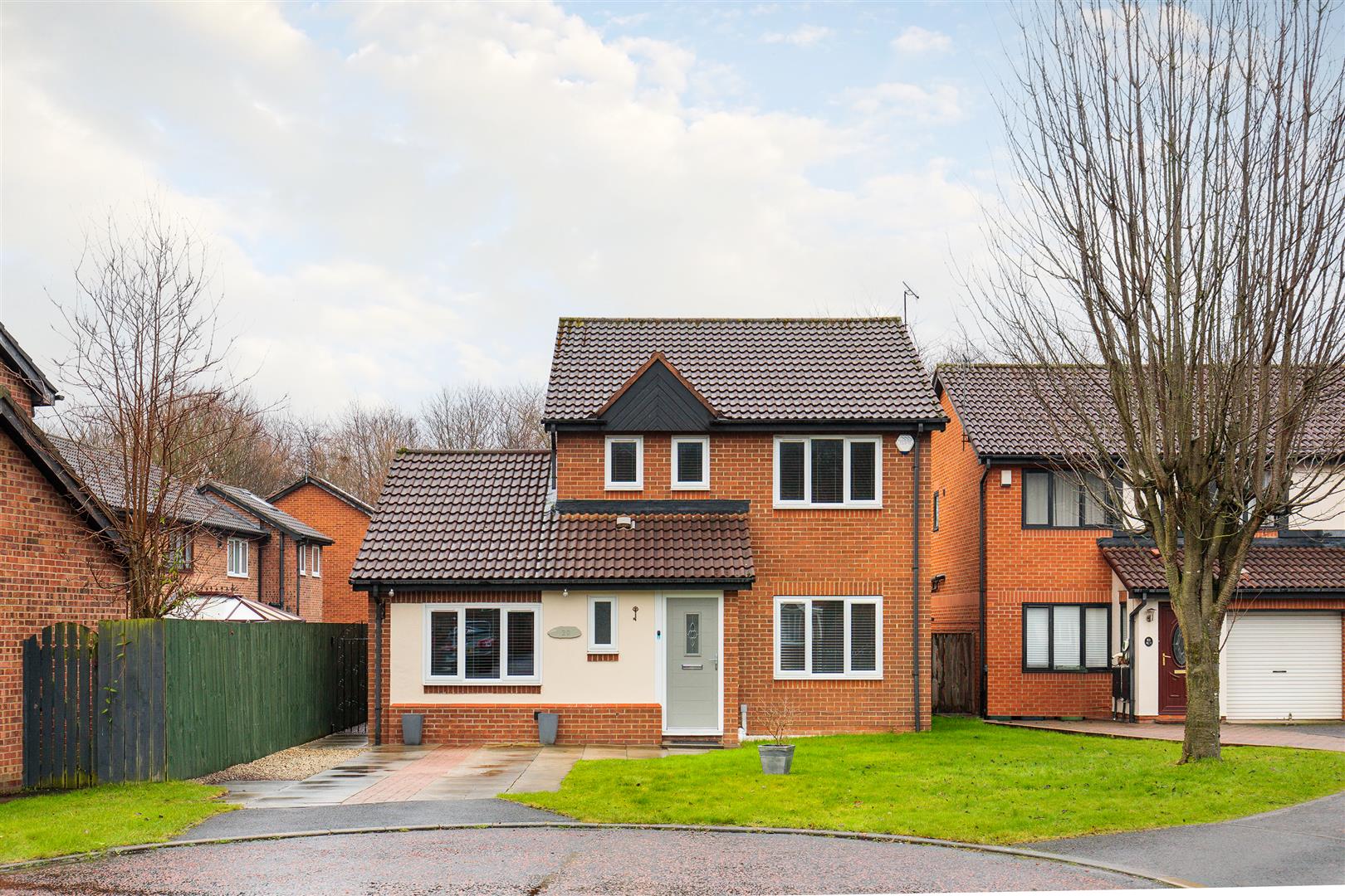 4 bedroom Detached house Under Offer