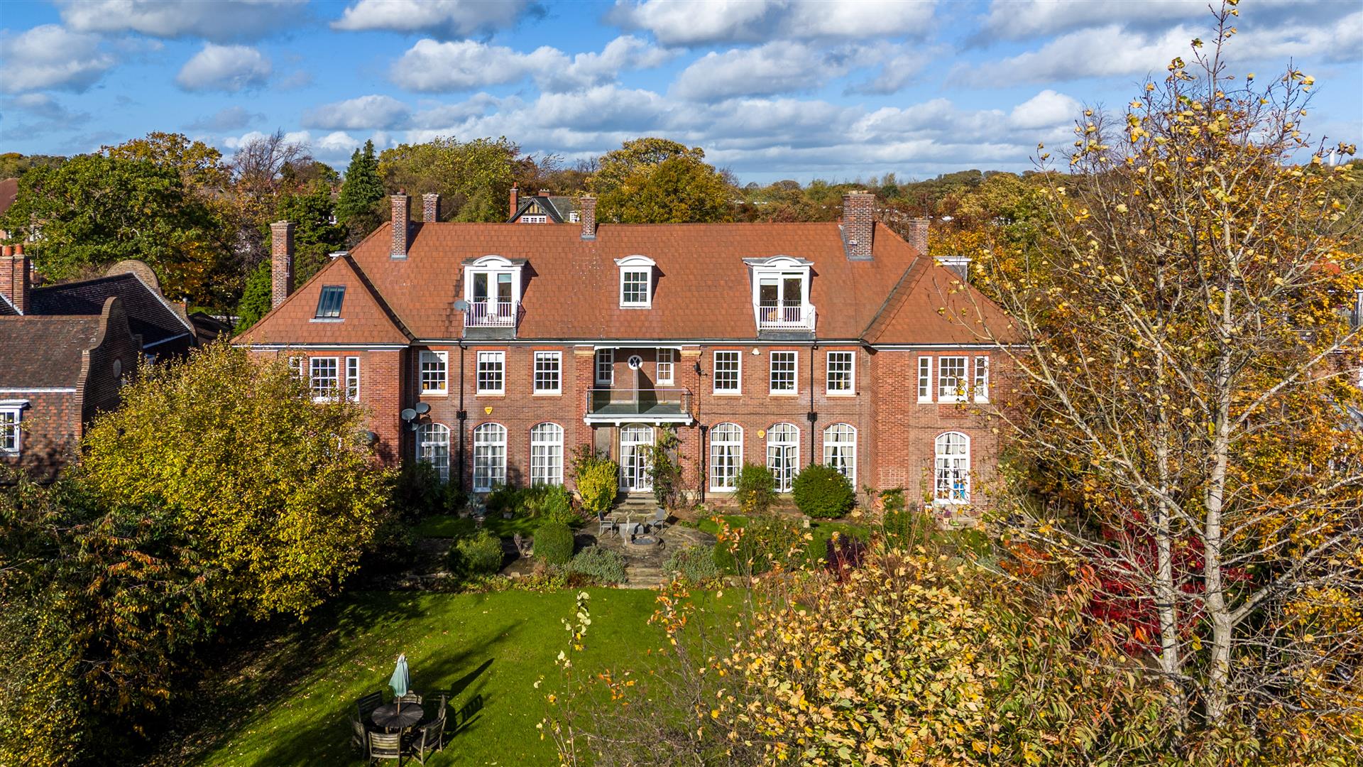 3 bedroom Apartment Under Offer