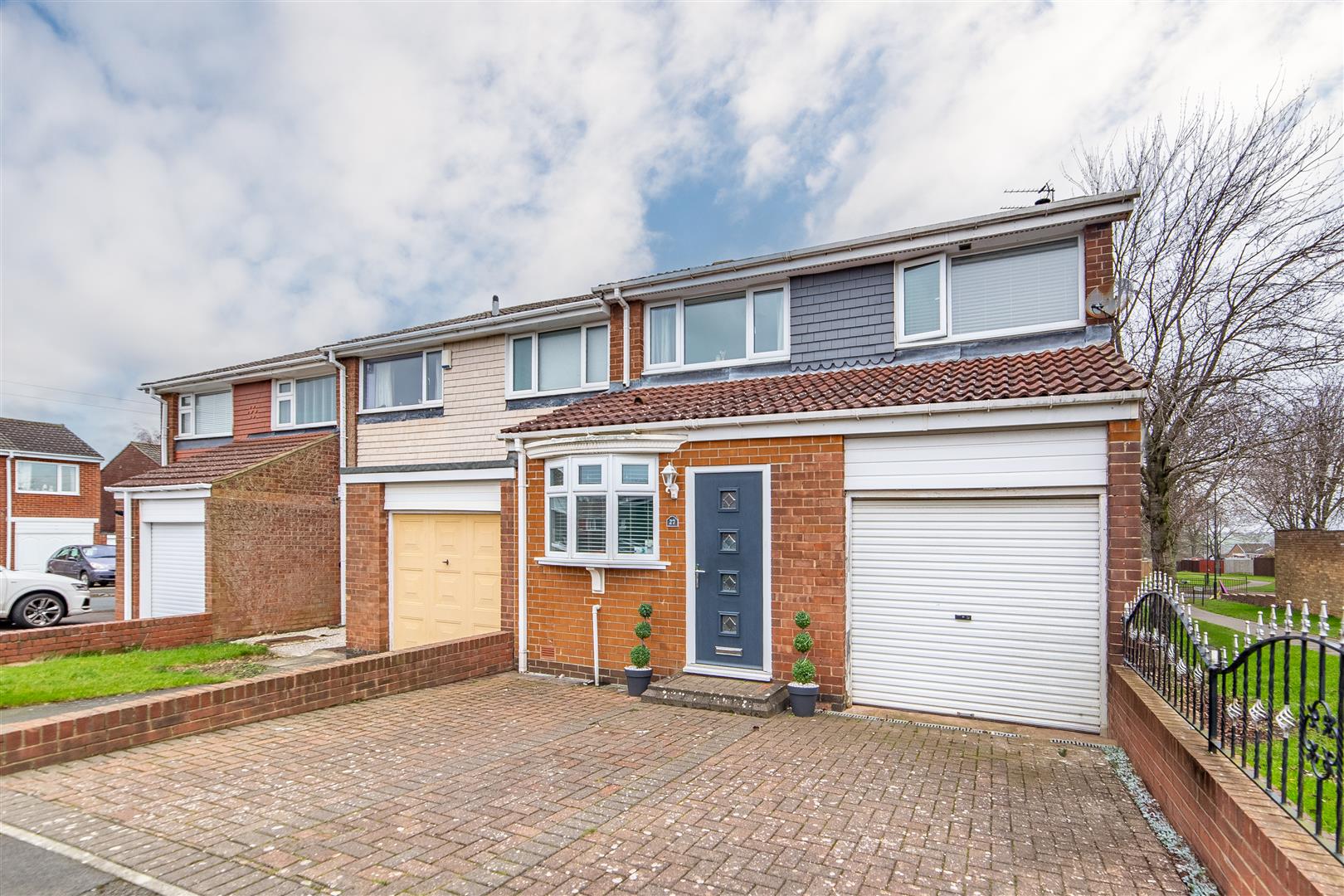 3 bedroom Semi-detached house For Sale