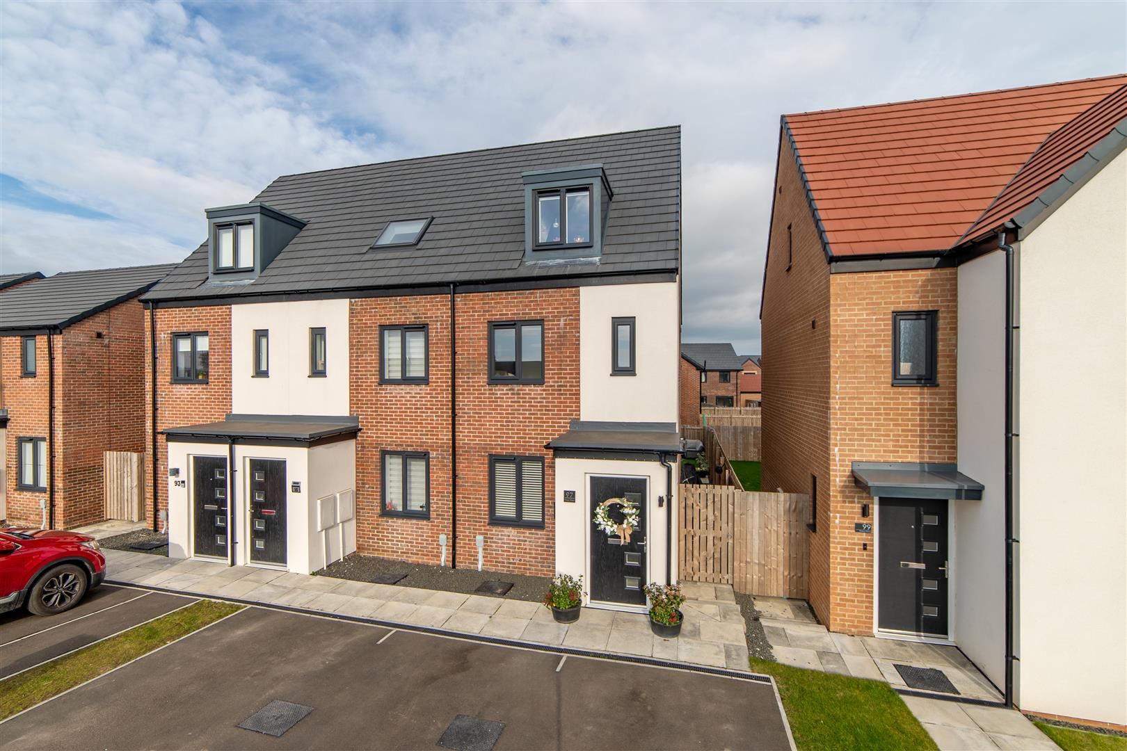 3 bedroom Town house Under Offer