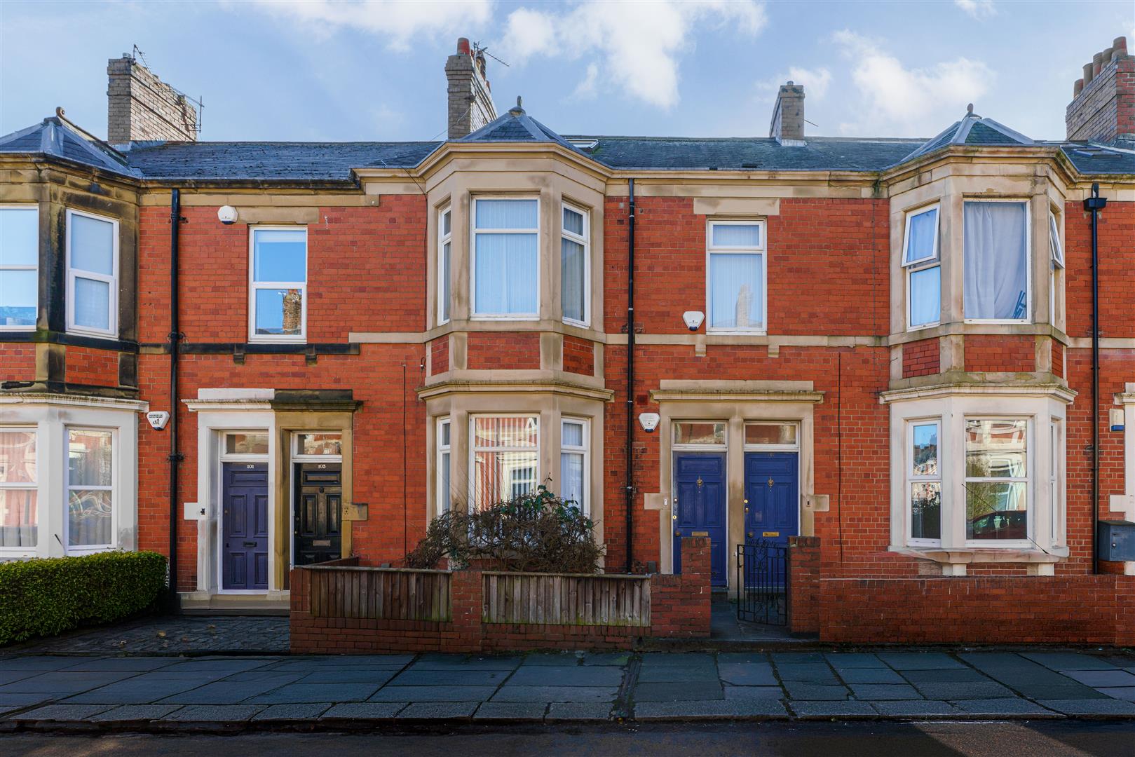 2 bedroom Flat Under Offer