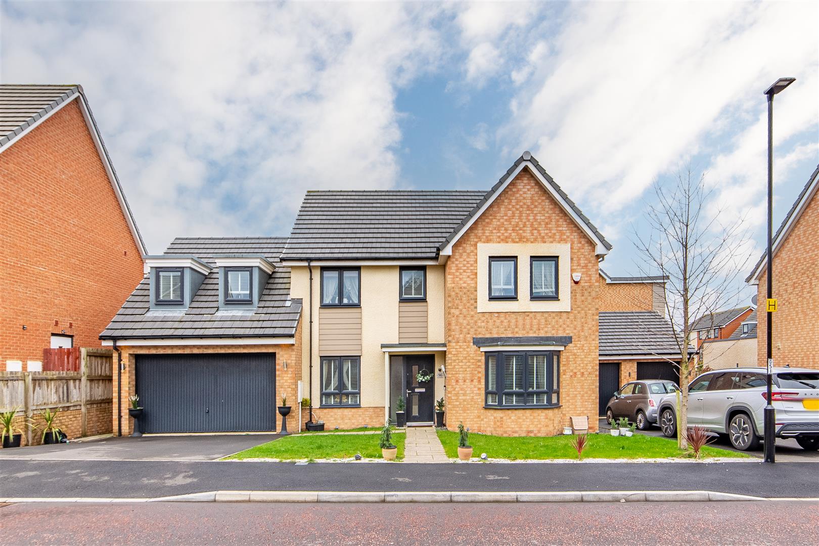 4 bedroom Detached house Under Offer