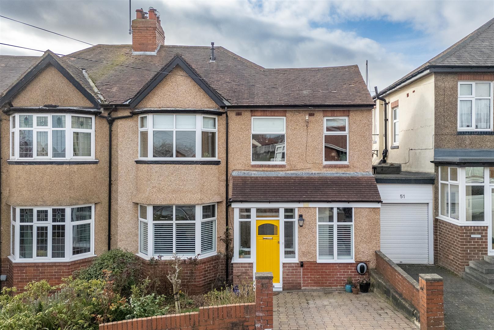 4 bedroom Semi-detached house Under Offer