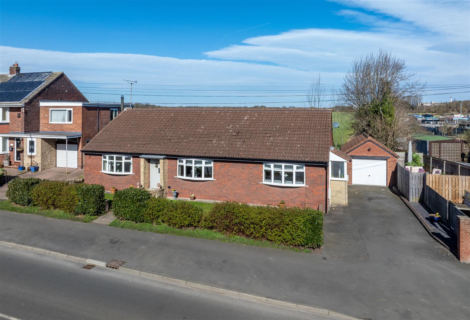 3 bedroom Detached bungalow Under Offer