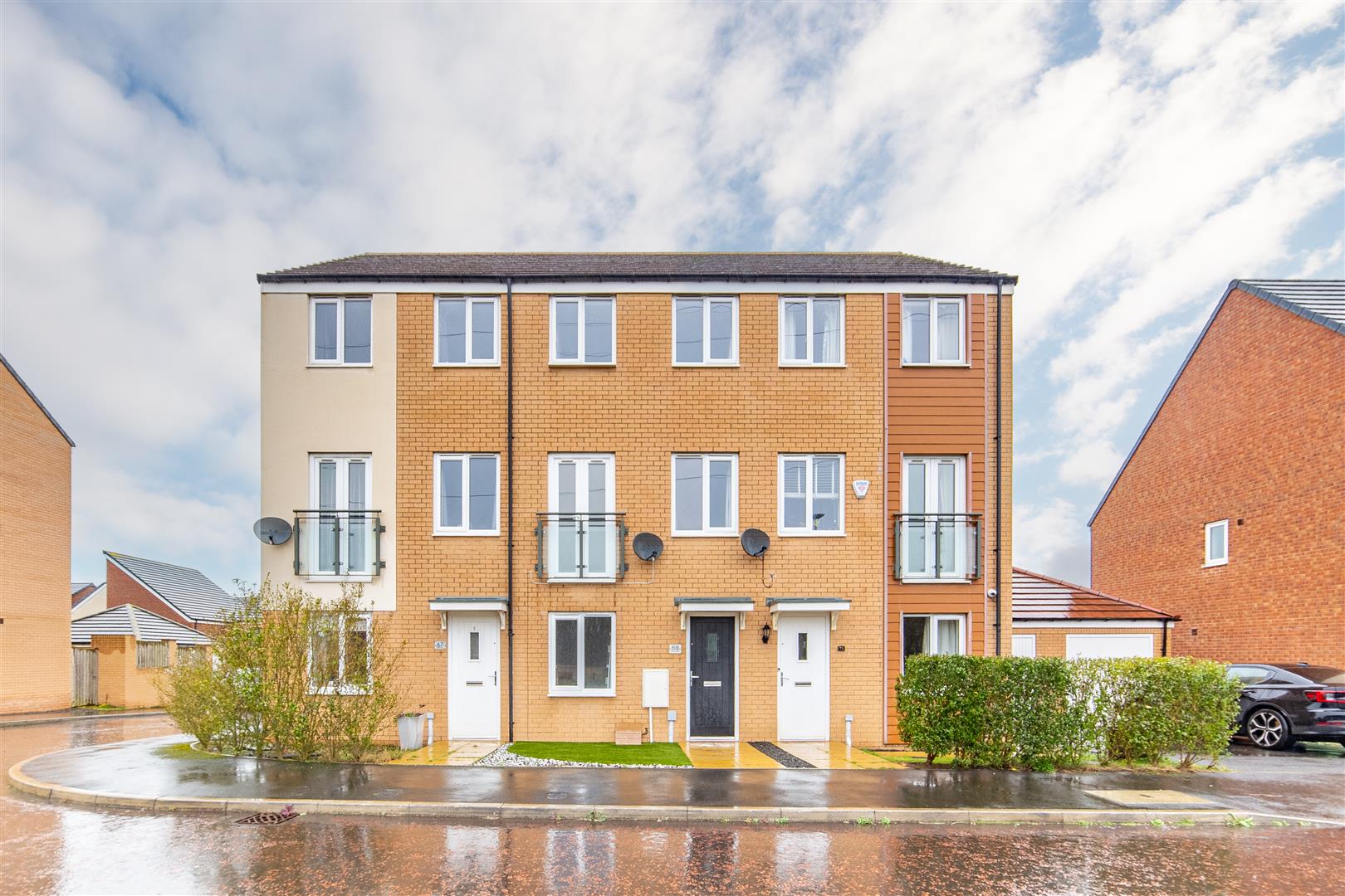 3 bedroom Town house For Sale