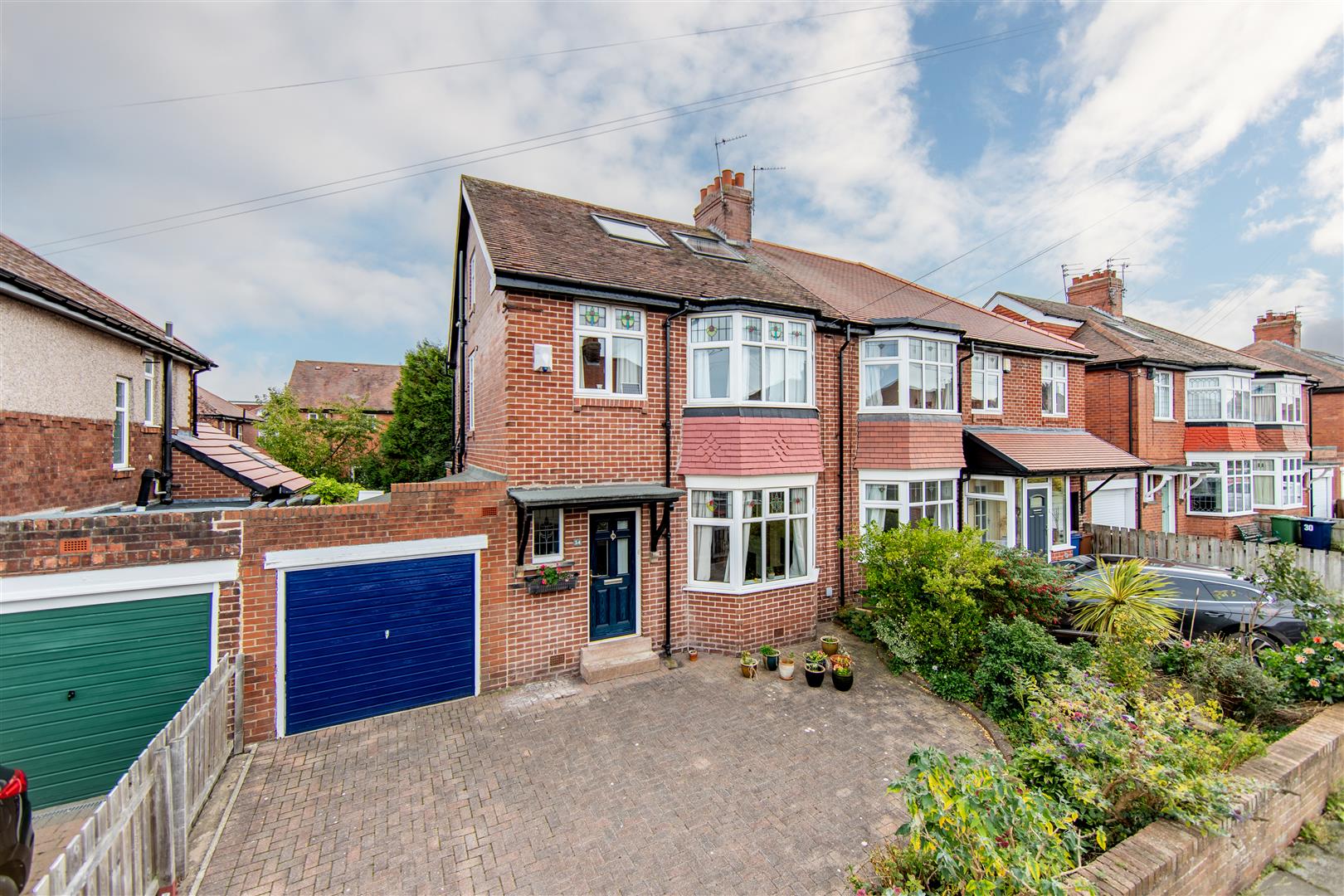 4 bedroom Semi-detached house Sold