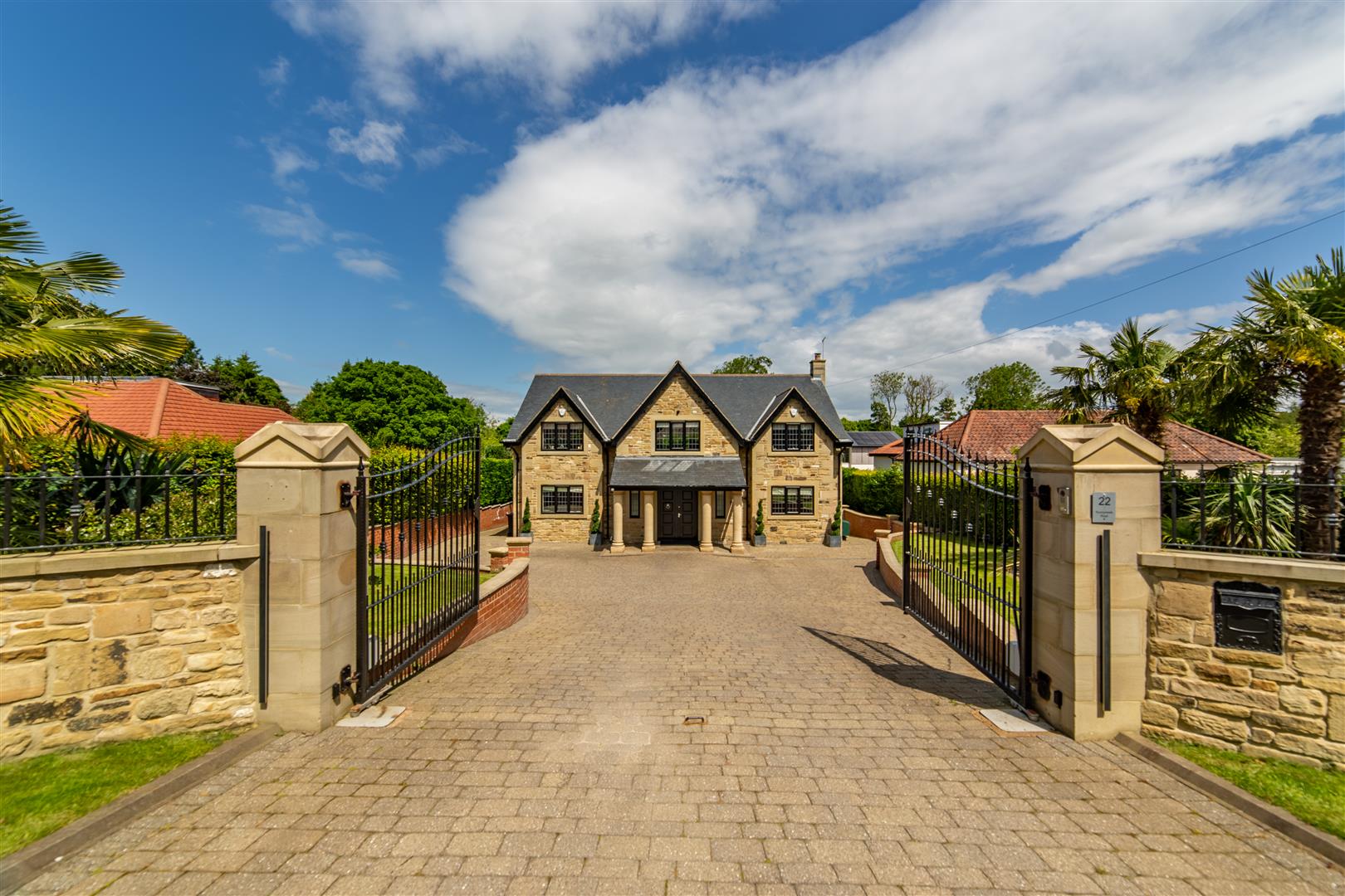 4 bedroom Detached house Sold