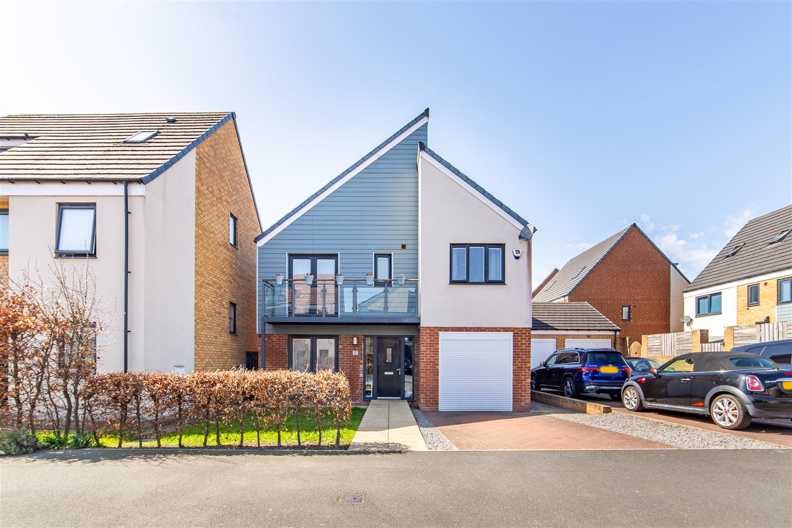 4 bedroom Detached house Under Offer