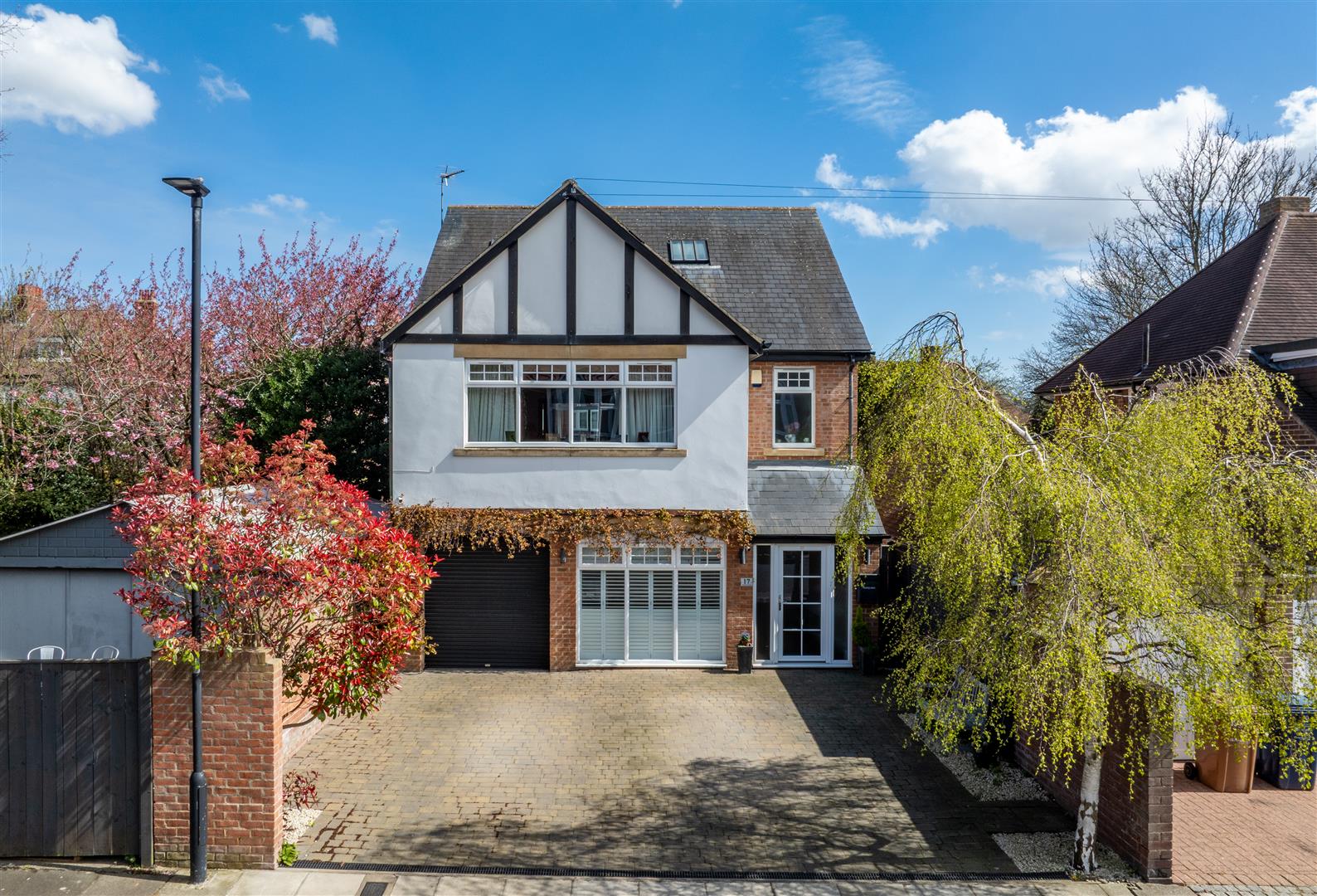 3 bedroom Detached house Under Offer