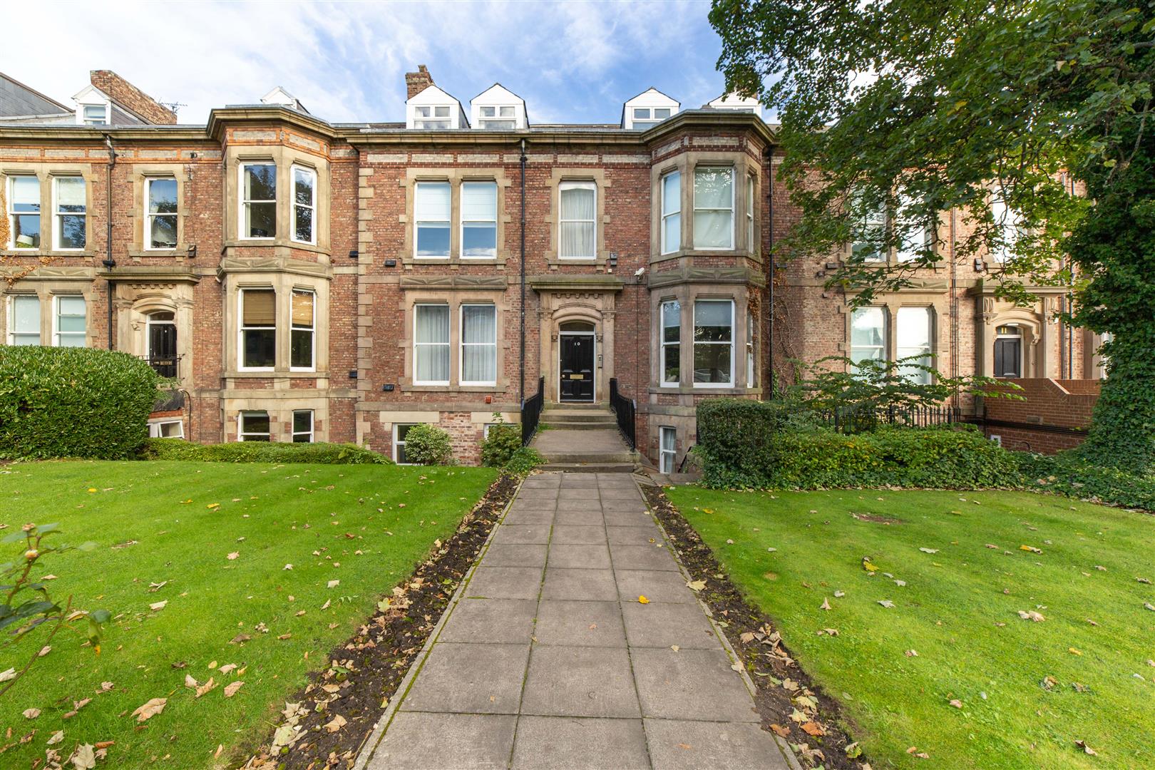 3 bedroom Apartment Let