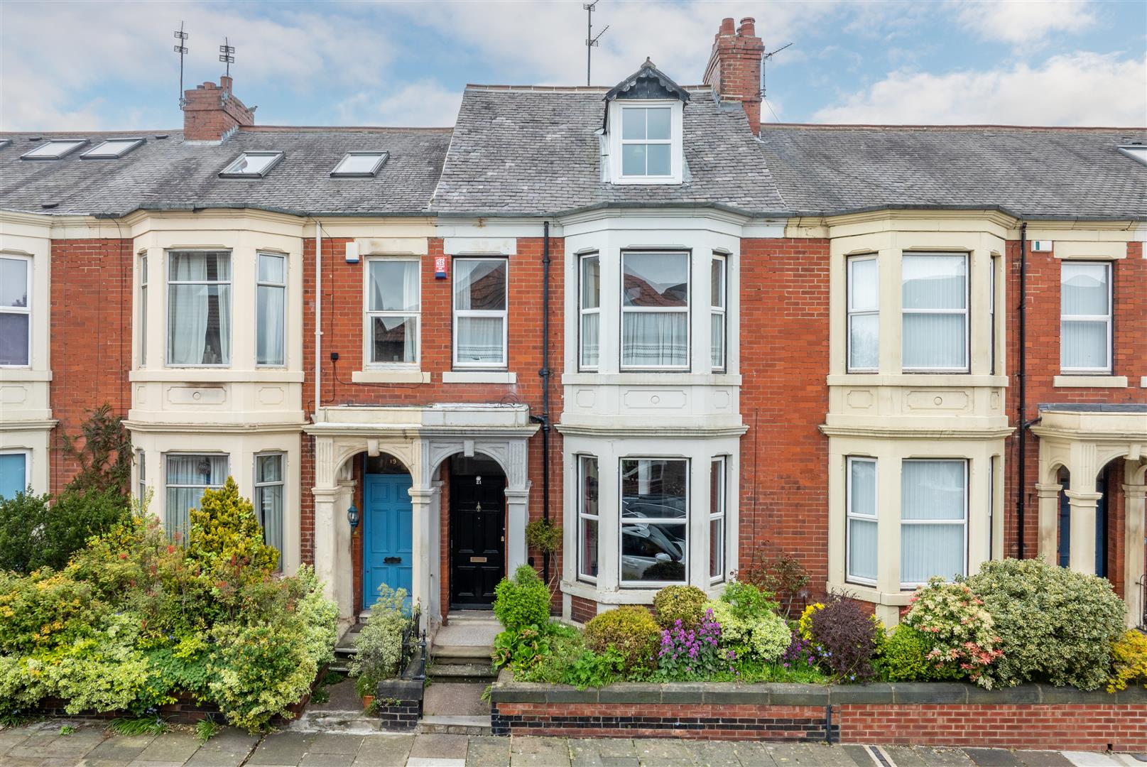 5 bedroom Terraced House Under Offer