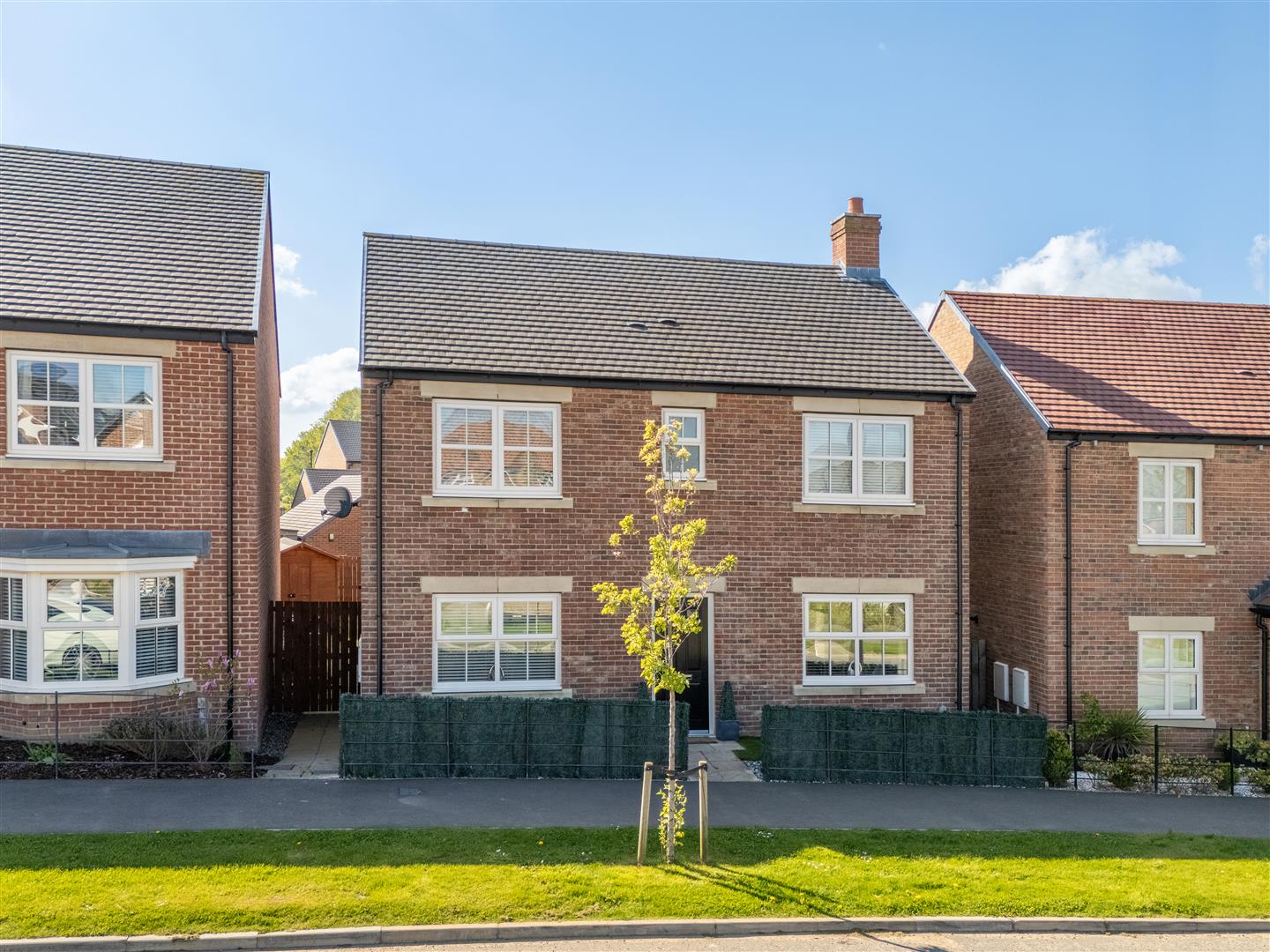 4 bedroom Detached house Under Offer