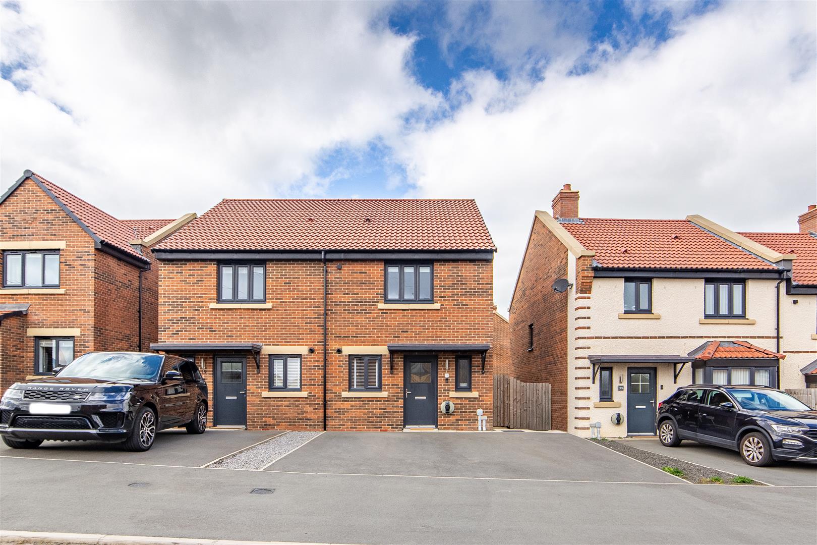 2 bedroom Semi-detached house For Sale