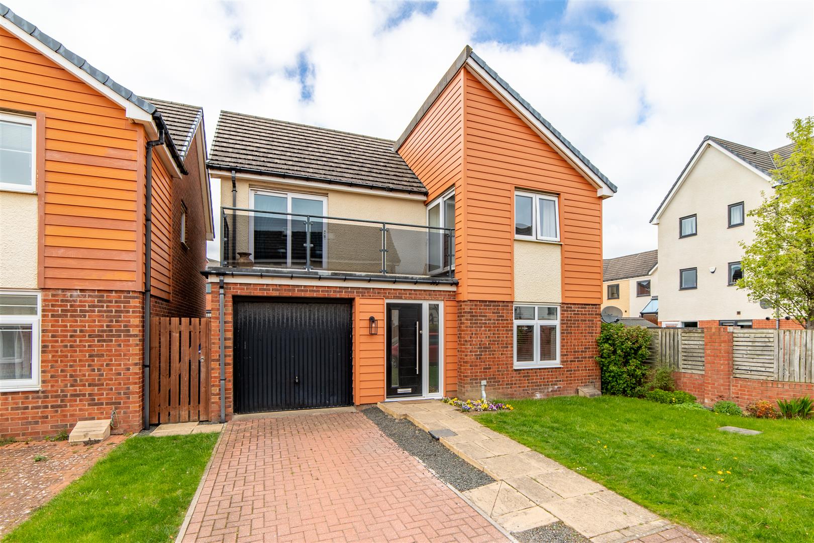 4 bedroom Detached house Under Offer