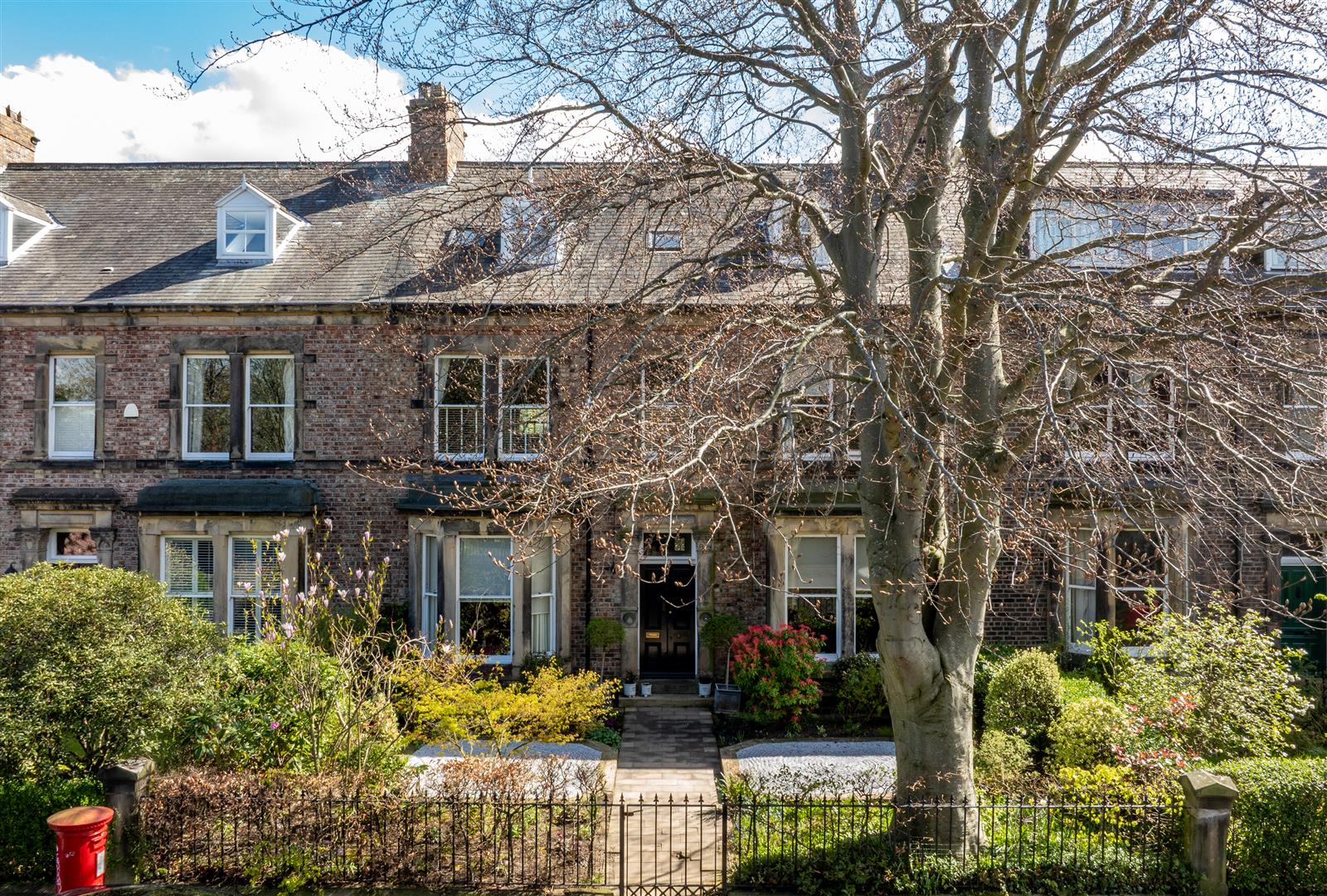 7 bedroom Terraced House Under Offer