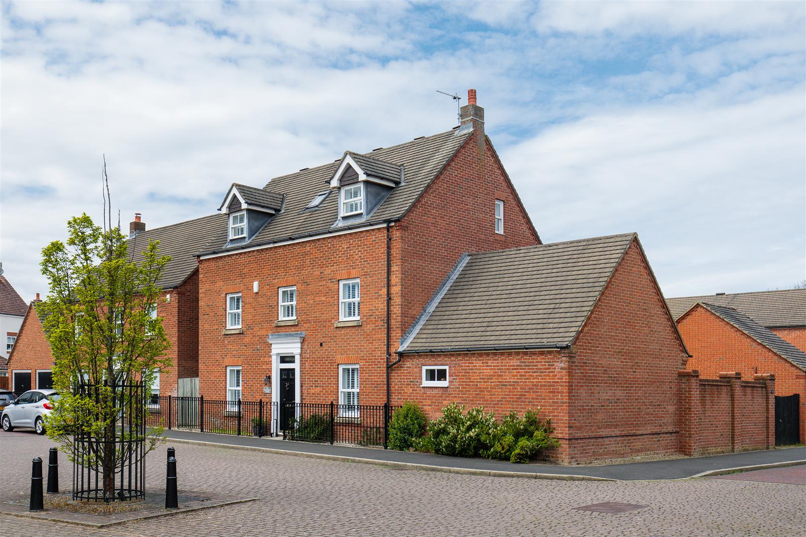 4 bedroom Detached house Under Offer