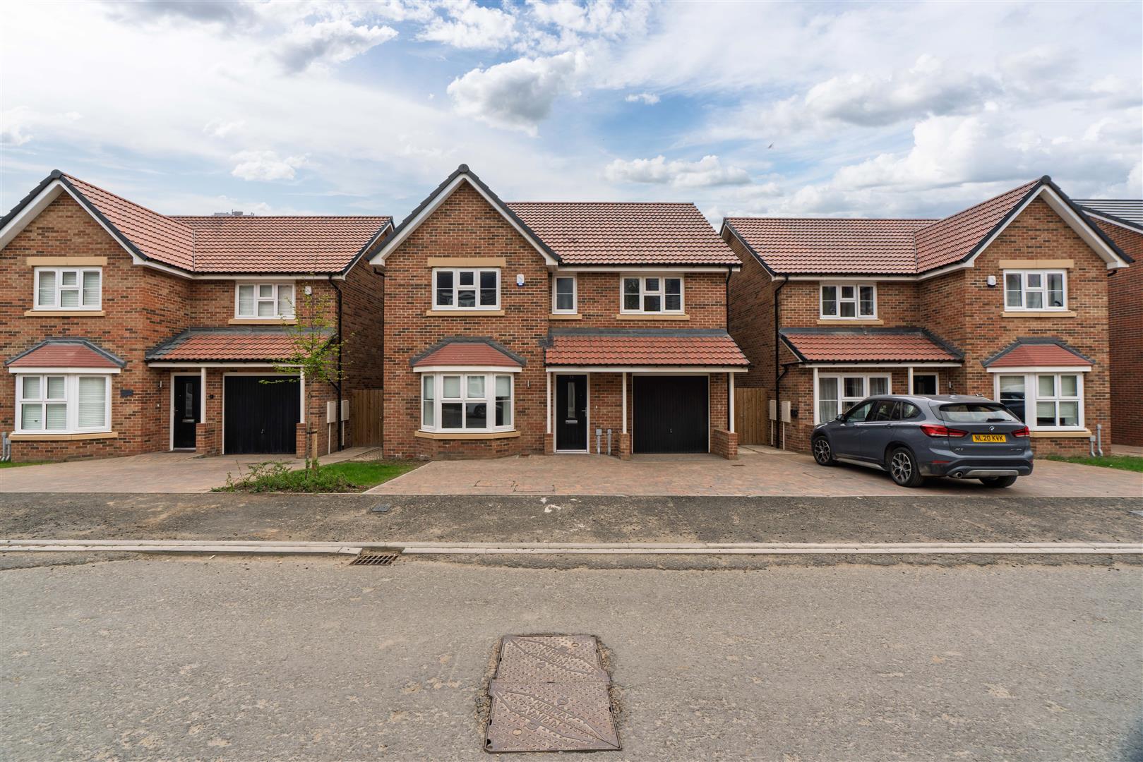 4 bedroom Detached house Under Offer