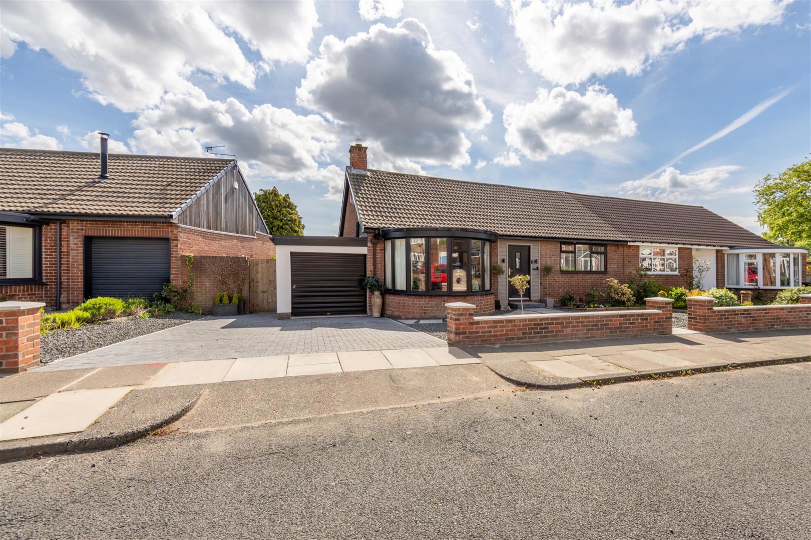 3 bedroom Detached bungalow Under Offer