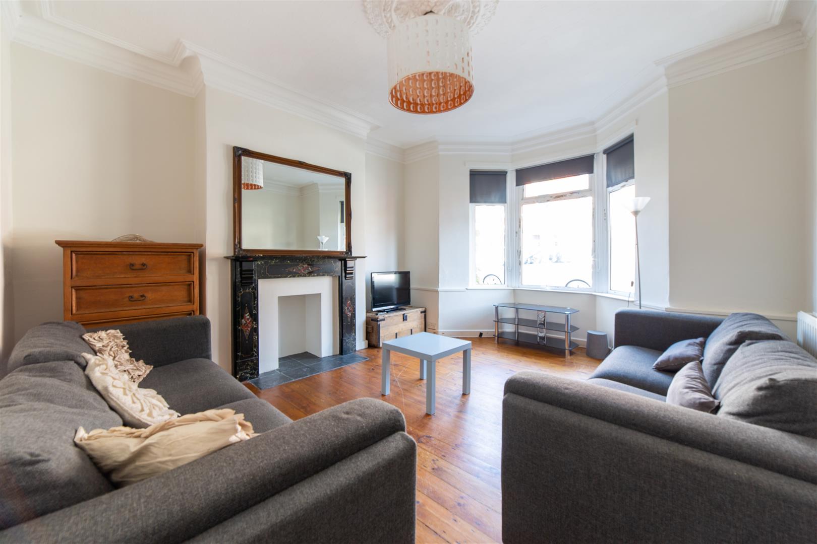 6 bedroom Terraced House To Let