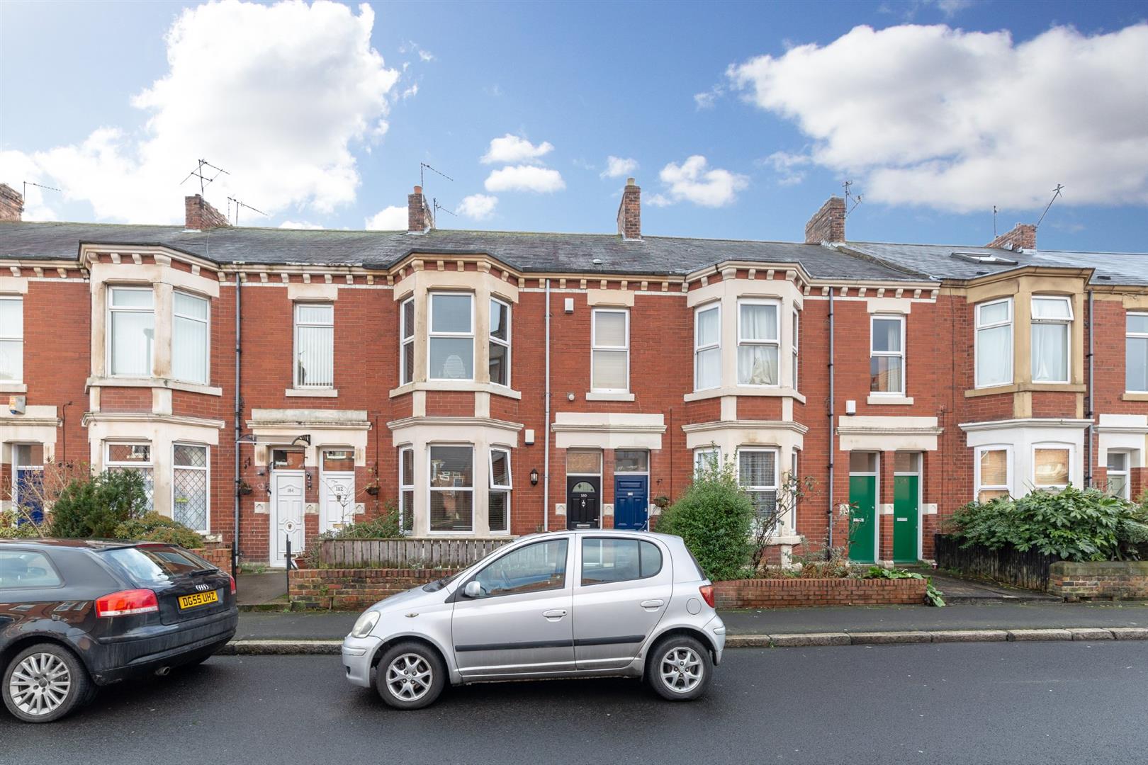 2 bedroom Flat Under Offer