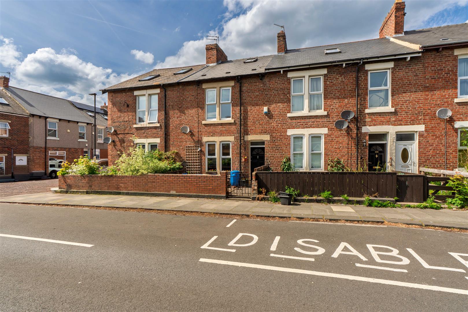 2 bedroom Terraced House Under Offer