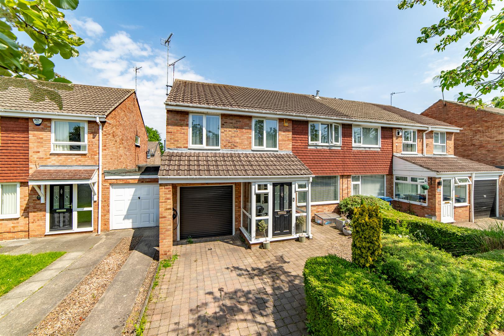 4 bedroom Semi-detached house Under Offer