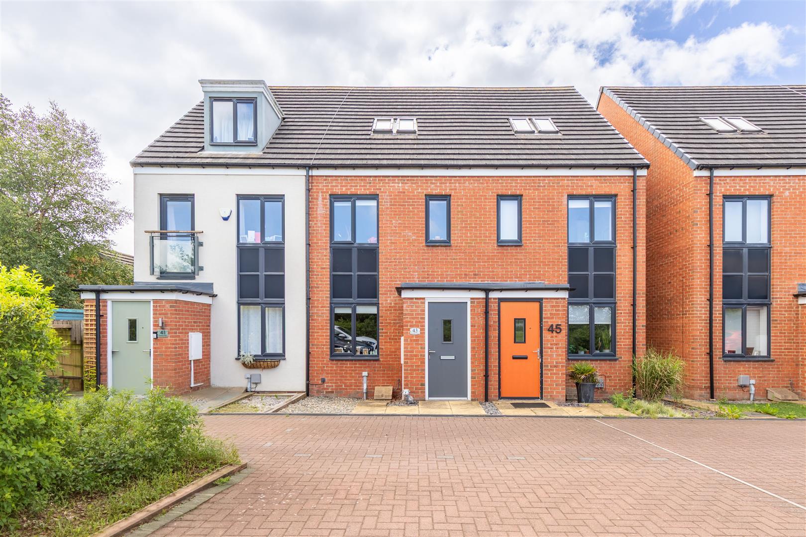 3 bedroom Terraced House Under Offer