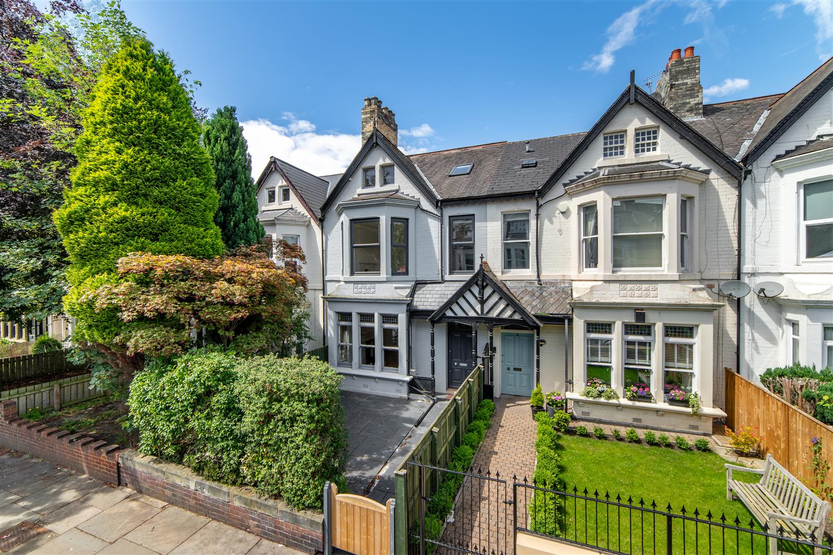 5 bedroom Terraced House For Sale