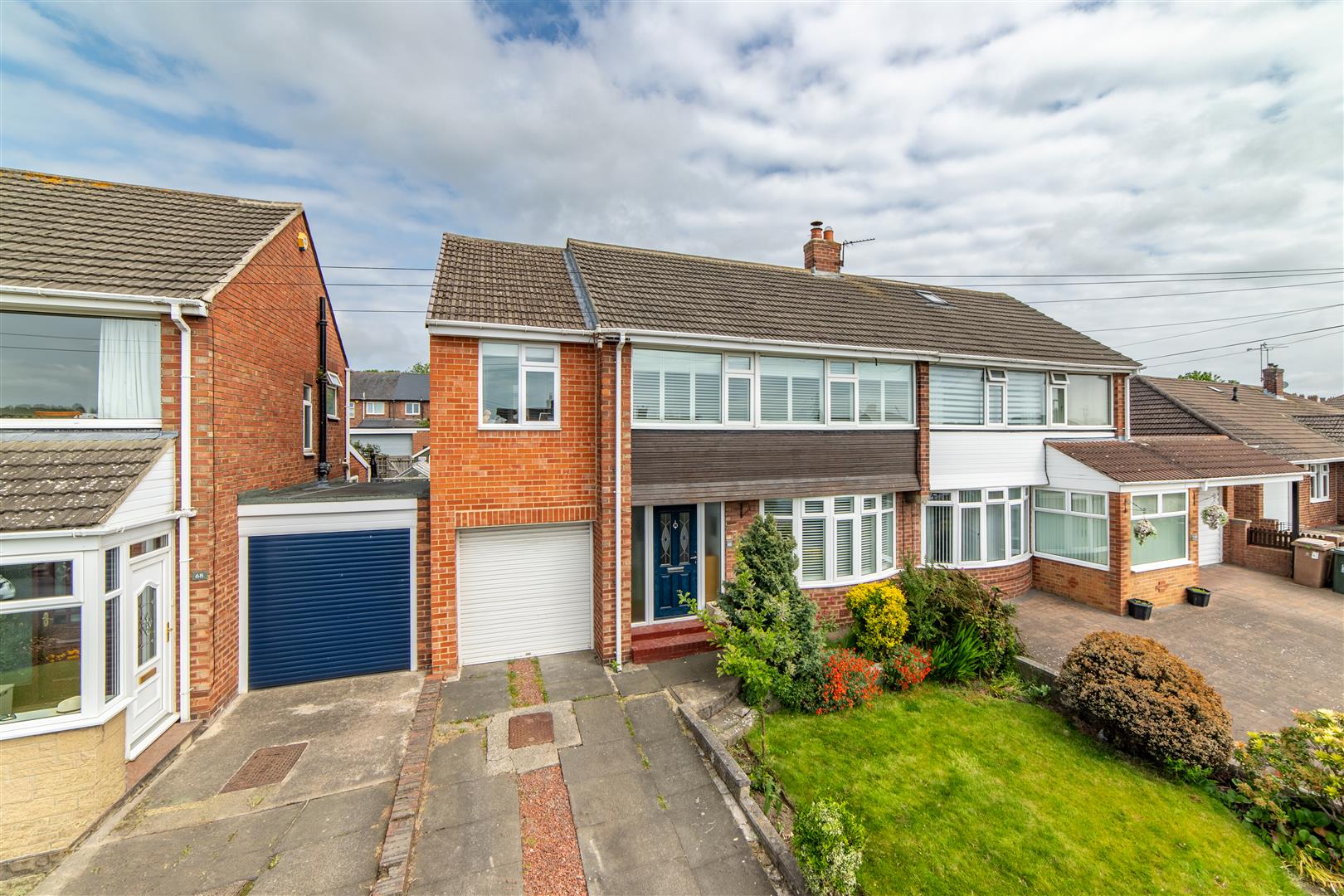 4 bedroom Semi-detached house Under Offer