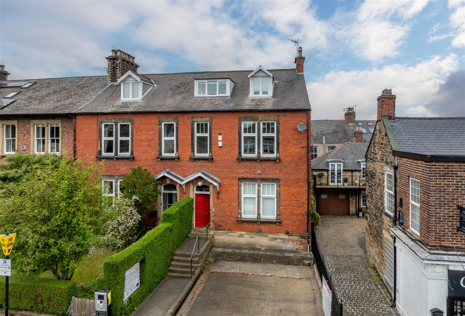 4 bedroom Maisonette To Let