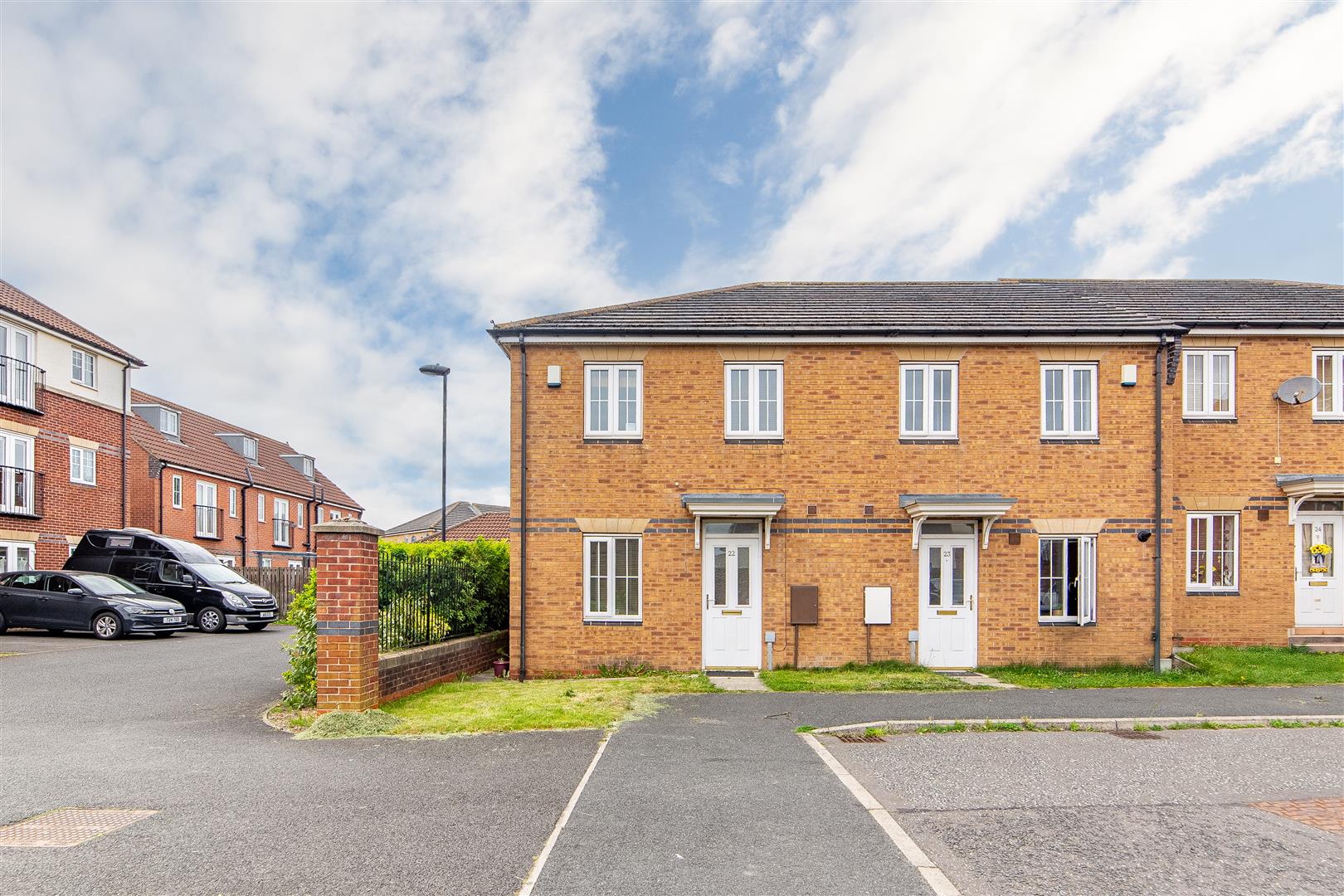 3 bedroom End of terrace house Under Offer