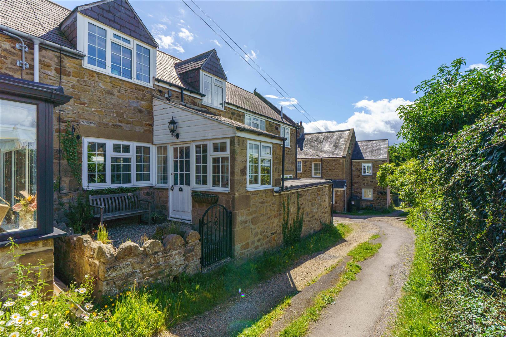 3 bedroom Cottage Under Offer